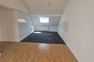 Wohnung mieten in 63065 Offenbach, Renovierte 6-Zimmer-Dachgeschosswohnung im Altbau in Offenbach am Main