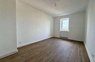 Wohnung mieten in Karl-Marx-Str. 44, 63452 Hanau, Erstbezug nach Kernsanierung: helle 2-Zimmer-Altbauwohnung im 4. OG