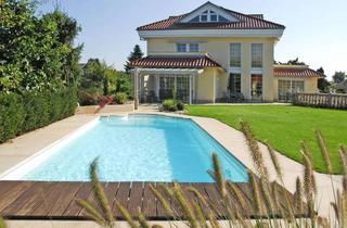Villa kaufen in 73033 Göppingen, Exklusive Villa mit Einliegerwohnung, Pool und zahlreichen Garagenplätzen