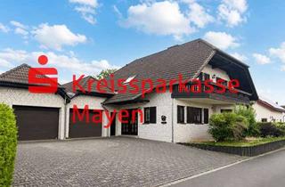 Einfamilienhaus kaufen in 56754 Binningen, Großzügiges Einfamilienhaus mit Baugrundstück und großer Garage