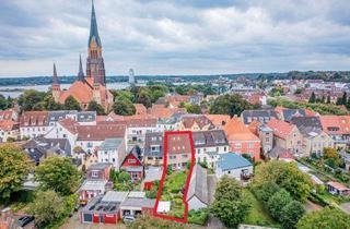 Einfamilienhaus kaufen in 24837 Schleswig, Einfamilienhaus mit Ausbaureserve in Altstadtlage in Schleswig