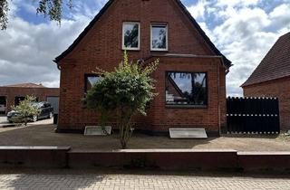 Haus kaufen in Theodor-Körner- Straße 13, 23936 Grevesmühlen, EFH größtenteils neu saniert, Nebengebäude komplett saniert, mit 794 m² Grdst. in Grevesmühlen !!