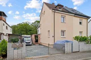 Doppelhaushälfte kaufen in 65428 Rüsselsheim, Doppelhaushälfte viel Potential in guter Wohnlage " Hasengrund " Rüsselsheim - eigener Waldzugang !