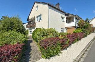 Einfamilienhaus kaufen in 59872 Meschede, Einfamilienhaus mit Einliegerwohnung, Garage und Balkon in einem ruhigen Wohngebiet