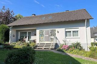 Haus kaufen in 59581 Warstein, Ideal für Familien oder Generationen! Ein-/Zweifamilienhaus mit Garage u. evtl. zusätzl. Bebauung!