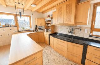 Haus kaufen in 78737 Fluorn-Winzeln, Großzügiges Zweifamilienhaus mit vielseitigem Potenzial in Fluorn-Winzeln