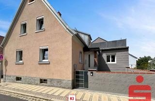 Haus kaufen in 97297 Waldbüttelbrunn, Familienhaus mit Charakter!