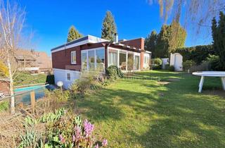 Haus kaufen in 53343 Wachtberg, Freistehendes Wohnhaus mit Einliegerwohnung und besonderer Grundstücksqualität!