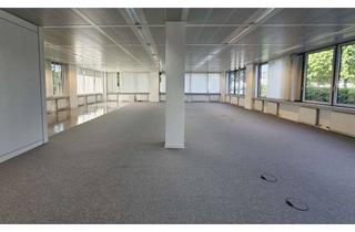 Immobilie mieten in 60437 Nieder-Eschbach, STOP | Barrierefrei | EG Büroetage + 3 Büroräume | 8 TG-Stellplätze | in Frankfurt - Nieder-Eschbach