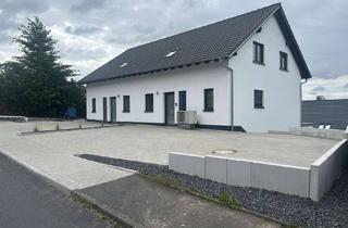 Wohnung kaufen in 36100 Petersberg, Doppelhaushälfte mi zwei Eigentumswohnungen hier Maisonettewohnung