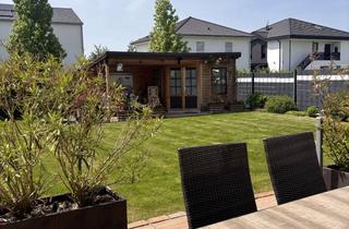 Wohnung kaufen in Josef-Mathie-Weg, 50389 Wesseling, Sonnige traumhafte Gartenwohnung mit ca. 350 qm Garten