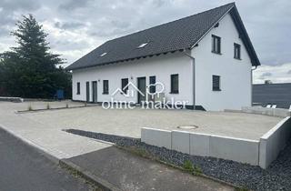 Wohnung kaufen in 36100 Petersberg, Doppelhaushälfte mi zwei Eigentumswohnungen hier Maisonettewohnung