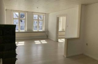 Wohnung mieten in 25813 Husum, 4-Zimmerwohnung zur Miete zentral am Markt Husum gelegen- Otto Stöben GmbH