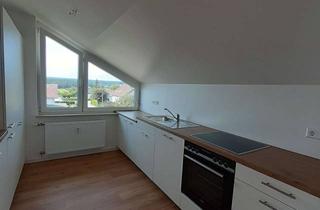 Wohnung mieten in Im Schwert, 72285 Pfalzgrafenweiler, Stilvoll modernisiert: 3-Zimmer-Dachgeschosswohnung in Pfalzgrafenweiler