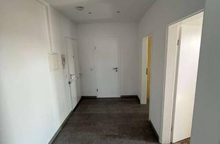 Wohnung mieten in Oeserstraße 101, 65934 Nied, Frisch renovierte 2-Zimmer-Dachgeschosswohnung mit neuer Einbauküche in Frankfurt-Nied