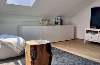 Wohnung mieten in Kybergstraße 26c, 82041 Oberhaching, Charmante 2-Zimmer-Dachgeschosswohnung mit Balkon und TG-Stellplatz