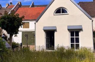 Haus kaufen in 47533 Kleve, Flexibles Wohn- & Investmentkonzept: EFH mit Einliegerwohnung, Garten & Potenzial