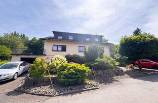 Haus kaufen in 51580 Reichshof, Gepflegtes Zweifamilienhaus mit viel Platz - in ruhiger Ortsrandlage von Reichshof!