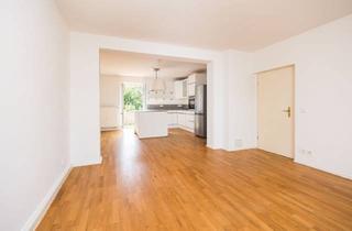 Wohnung kaufen in 80993 München, Großzügige 3-Zi-Altbauwhg mit Wohnküche, viel Licht & sonnigem Süd-Ost-/Westbalkon - ideal für WGs.