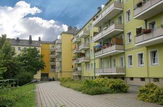Wohnung mieten in August-Bebel-Straße, 08525 Plauen, Charmante 2-Zimmer-Wohnung mit Innenhof-Balkon im 1. OG