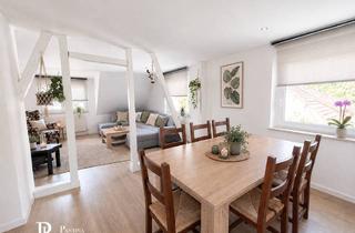 Wohnung kaufen in Schickhardtweg, 75365 Calw, Charmante kernsanierte Dachgeschoss-Oase in Calwer Halbhöhenlage - Sichtgebälk und viel Platz