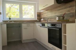 Wohnung kaufen in 76139 Karlsruhe, Frisch renoviertes Wohlfühldomizil mit eigener Terrasse im Grünen! (70qm)