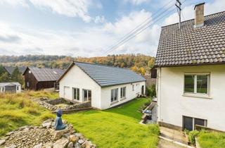 Haus kaufen in 72172 Sulz, Zwei Häuser für die Familie: 9 Zimmer, Garten, Wellness, Garage in ruhiger Lage