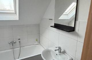 Wohnung kaufen in 45899 Gelsenkirchen, Frisch renovierte 2-Zimmer-Dachgeschoss-Wohnung mit neuem Bad und Garage in Gelsenkirchen-Horst