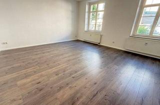 Wohnung mieten in Helmholtzstraße 39, 09131 Chemnitz, NEUES Laminat + Fliesen Küche - Bad mit Dusche u.v.m.