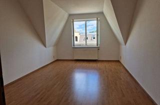Wohnung mieten in Schmelzhüttenstraße 32, 07545 Gera, 4-RW im DG, 5.Etage, eines Wohn- und Geschäftshauses in der Innenstadt Gera zu vermieten.