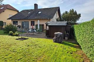Einfamilienhaus kaufen in 63654 Büdingen, Büdingen - Großzügiges Einfamilienhaus m. ELW, direkte Feldrandlage