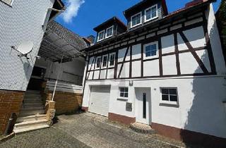 Mehrfamilienhaus kaufen in 35075 Gladenbach, Gladenbach - GENERATIONENWOHNEN MIT RENDITE UND GARTEN