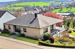 Haus kaufen in 66440 Blieskastel, Blieskastel - Schöner verklinkerter Bungalow Wohnen auf einer Ebene