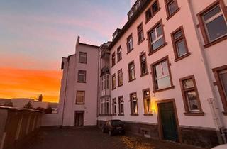Wohnung kaufen in 63450 Hanau, Hanau - Kernsanierte 2-Zimmer-Wohnung mit Balkon, EBK & Stellplatz