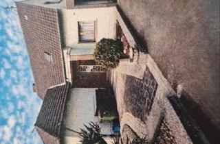 Haus kaufen in 53844 Troisdorf, Troisdorf - Kriegsdorf Grundstück mit 2 Häusern
