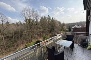 Wohnung kaufen in 90537 Feucht, Traumlage am Waldrand! Gepflegte 3-Zimmer-Dachgeschosswohnung mit Stellplatz und Blick ins Grüne