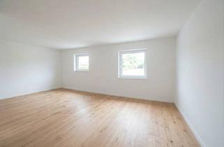 Wohnung kaufen in 66130 Saarbrücken, Charmante 2-Zimmer-Wohnung mit wunderschönem Blick ins Grüne – Erstbezug nach Sanierung