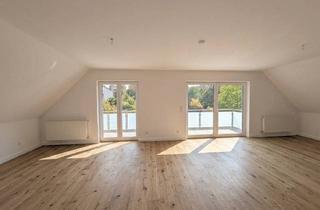 Wohnung kaufen in Andreas-Kremp-Straße 4a, 66130 Saarbrücken, Traumhafte 3-Zimmer-DG-Wohnung mit unverbautem Blick ins Grüne – Erstbezug nach Sanierung