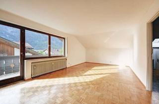 Wohnung kaufen in 82496 Oberau, Charmante 2-Zimmer-Dachgeschosswohnung mit Balkon und Blick ins Grüne