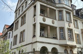 Wohnung kaufen in Dantestrasse 21, 69115 Weststadt, Schöne 2-Zimmer-Dachgeschosswohnung in denkmalgeschütztem Haus in der Weststadt zu verkaufen.