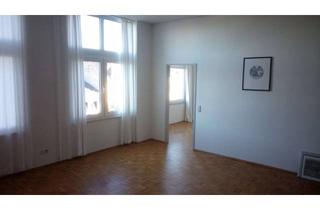 Wohnung kaufen in 52064 Aachen, Von privat: Großzügige 2-Zimmer-Altbauwohnung mit Tiefgarage