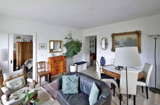 Wohnung kaufen in 76530 Innenstadt, Charmante Eigentumswohnung mit Terrasse in denkmalgeschütztem Altbau