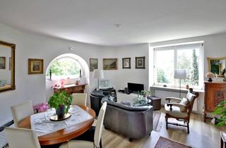 Wohnung kaufen in 76530 Innenstadt, Charmante Eigentumswohnung mit Terrasse in denkmalgeschütztem Altbau