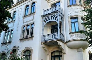 Wohnung kaufen in 01309 Striesen-Süd, Dresdner Altbauperle : 4-Raum-Wohnung, Stuck, Flügeltüren, Parkett, 2 Balkone ++im Alleinauftrag++
