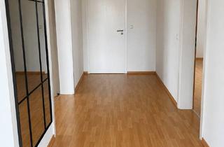 Wohnung mieten in 53332 Bornheim, Günstige 4-Zimmer-Wohnung in Bornheim für 1 Jahr zu vermieten.