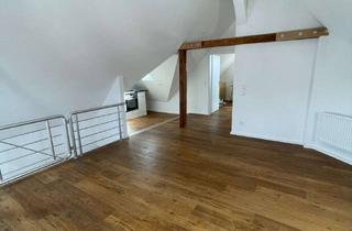 Wohnung mieten in Theodor-Hanloser-Straße 13, 78224 Singen, Kernsanierte 2-Zimmer DG-Wohnung mit Balkon & Blick auf den Hohentwiel