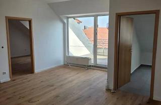 Wohnung mieten in Blumenthalstr. 2-4, 90429 Nürnberg, Sanierte Dachgeschoss-Wohnung zu vermieten | 3-Zimmer-Wohnung (85m²)