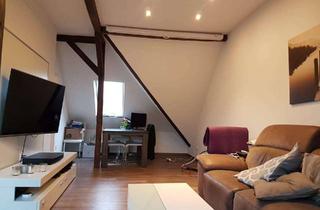 Wohnung mieten in Hermann-Rinne-Straße 12, 47259 Hüttenheim, Moderne 2-Zimmer-Dachgeschosswohnung mit Blick auf den Tiger&Turtle Mountain in Duisburg Süd