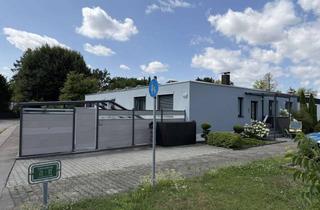 Haus kaufen in Edelweißring 73, 86343 Königsbrunn, Exklusiver, vollständig sanierter Bungalow mit zwei Wohneinheiten, Wellnessbereich und PV-Anlage