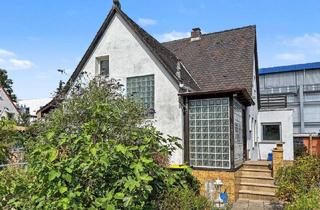 Einfamilienhaus kaufen in 90449 Röthenbach b Schweinau, Renovierungsbedürftiges Einfamilienhaus mit 2 Garagen - ideal für Familien - in Nürnberg-Gebersdorf